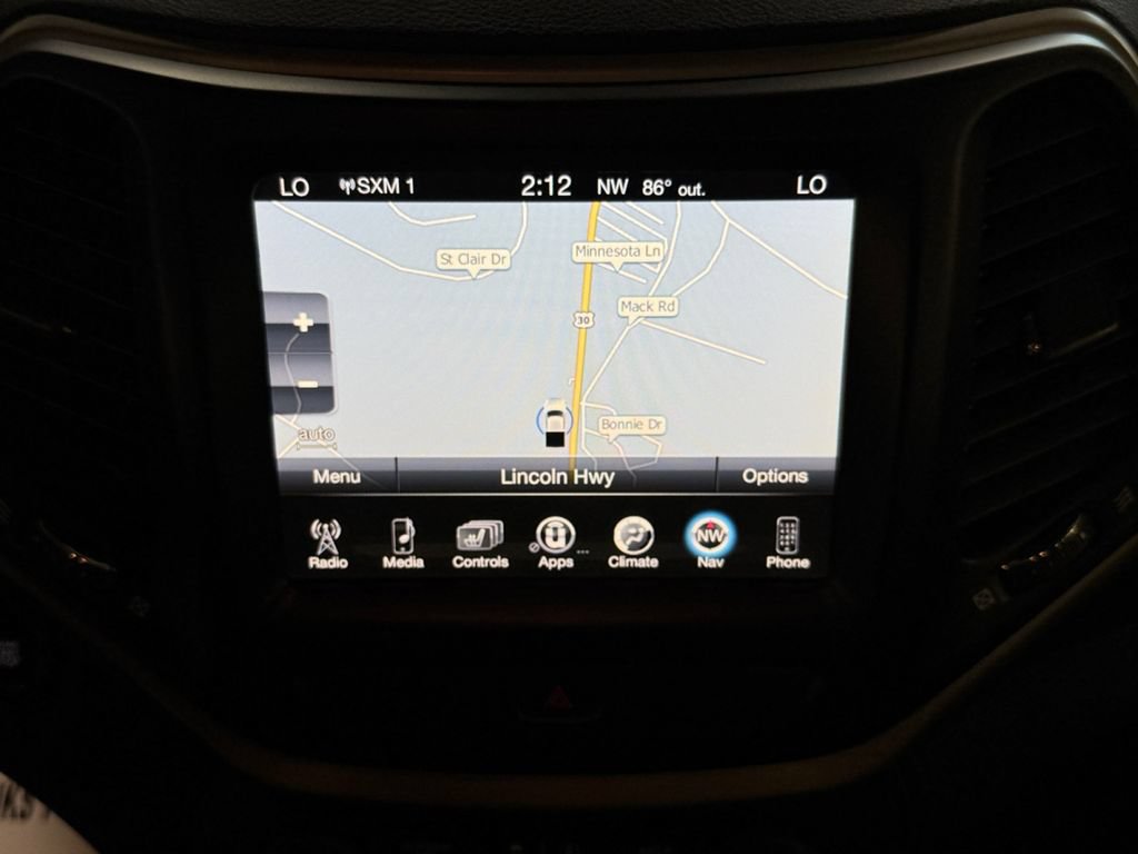 Used 2017 Jeep Cherokee Limited AWD/4WD image 19