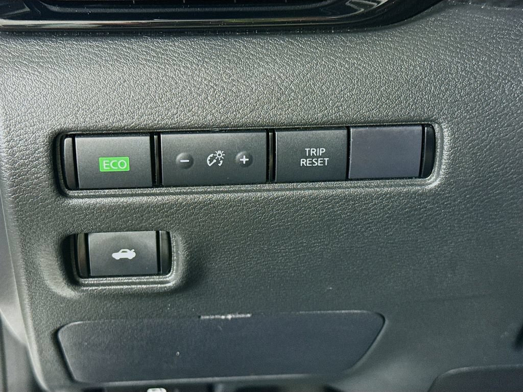 Certified 2024 Nissan Sentra SV FWD image 18