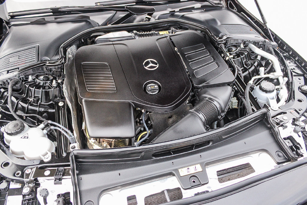 Used 2025 Mercedes-Benz C 300 4MATIC Sedan image 27
