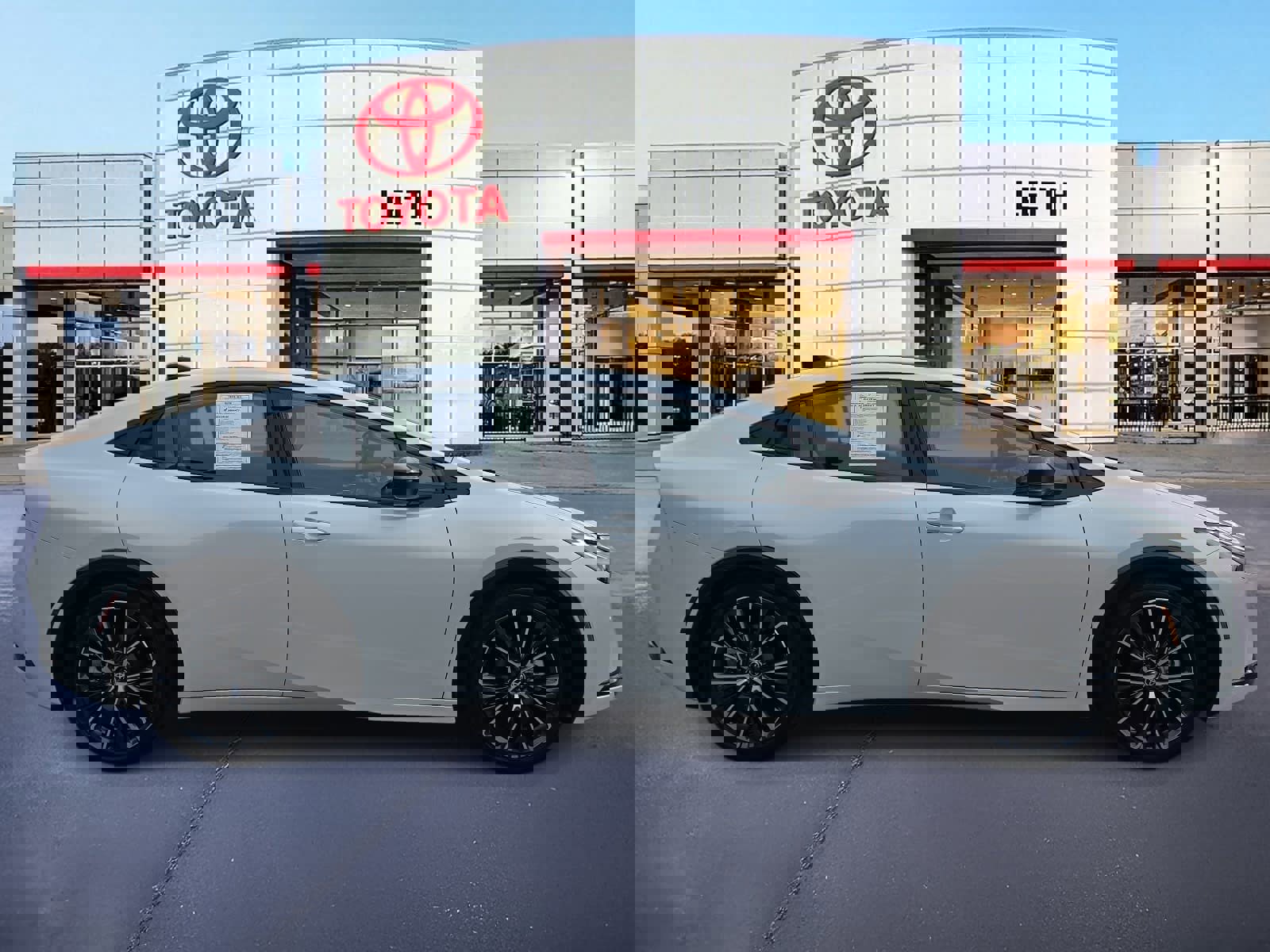 Used 2026 Toyota Prius Limited image 4