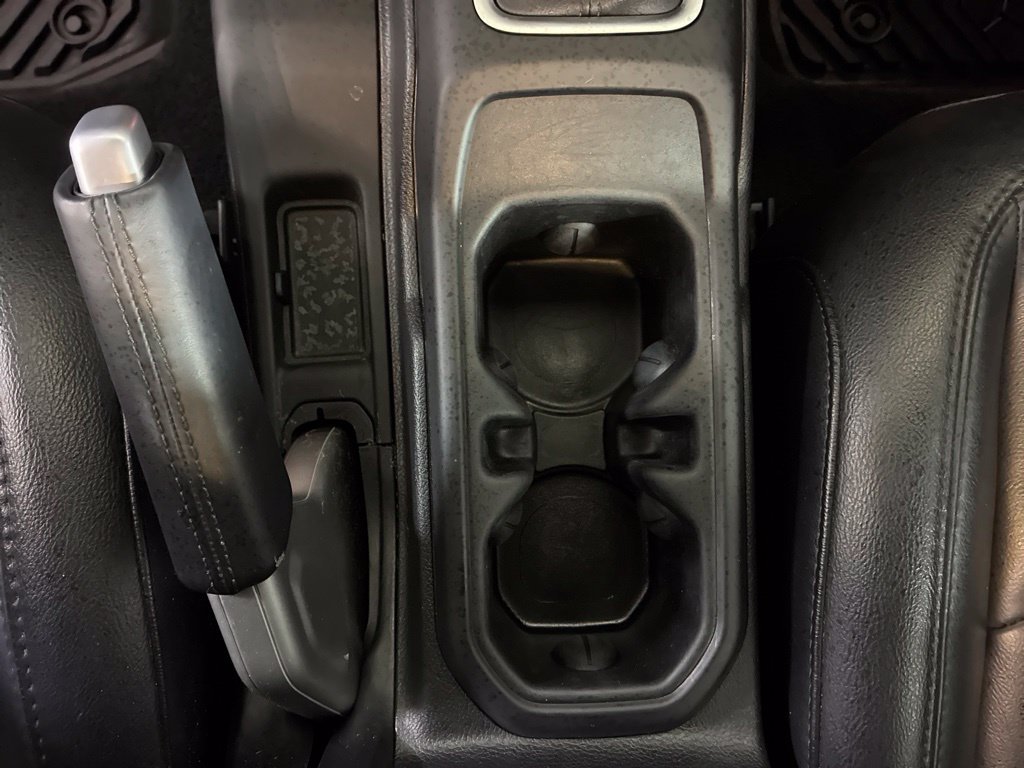 Used 2020 Jeep Wrangler Unlimited Sahara AWD/4WD image 12
