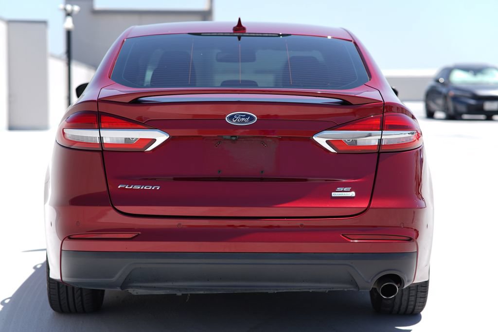 Used 2019 Ford Fusion SE w/ Equipment Group 151A FWD image 4