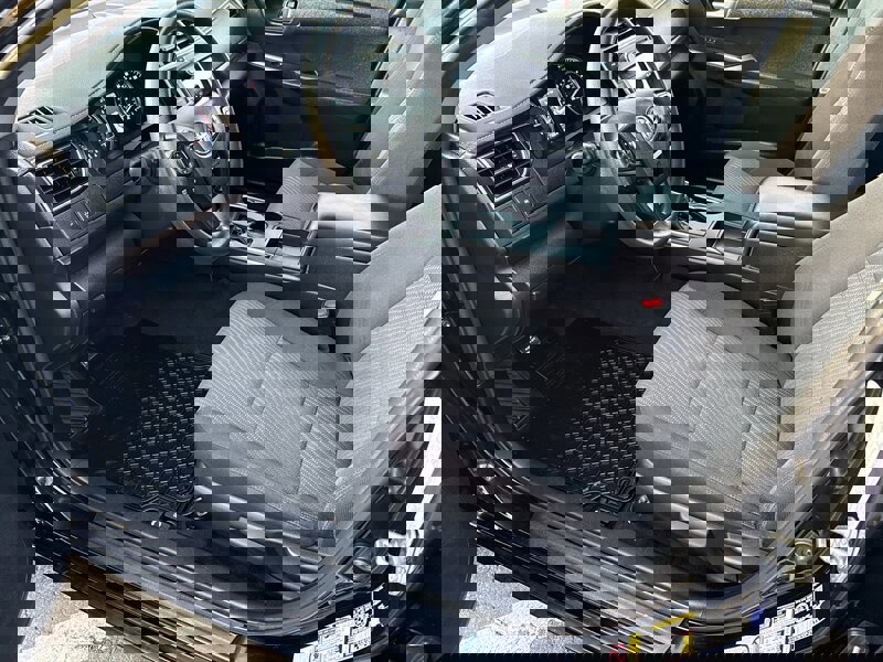 Used 2016 Toyota Camry LE image 17