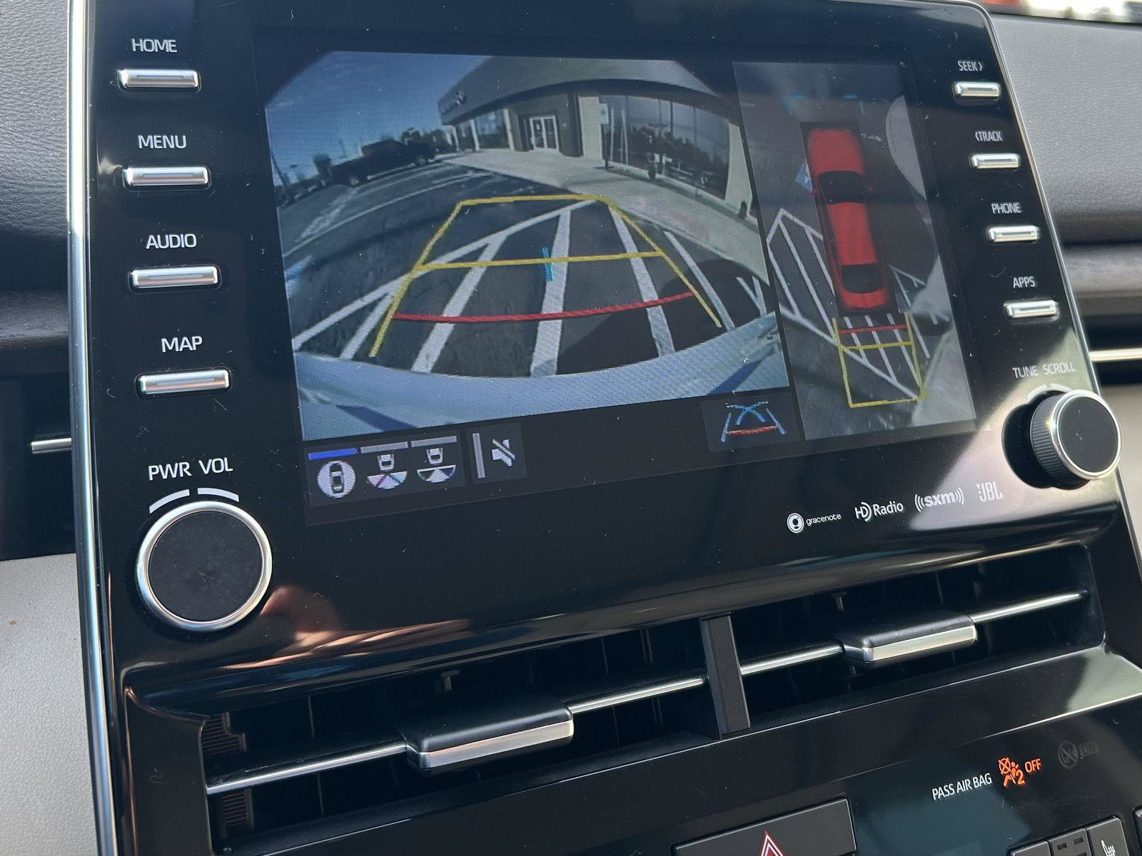 Used 2020 Toyota Avalon Limited image 19