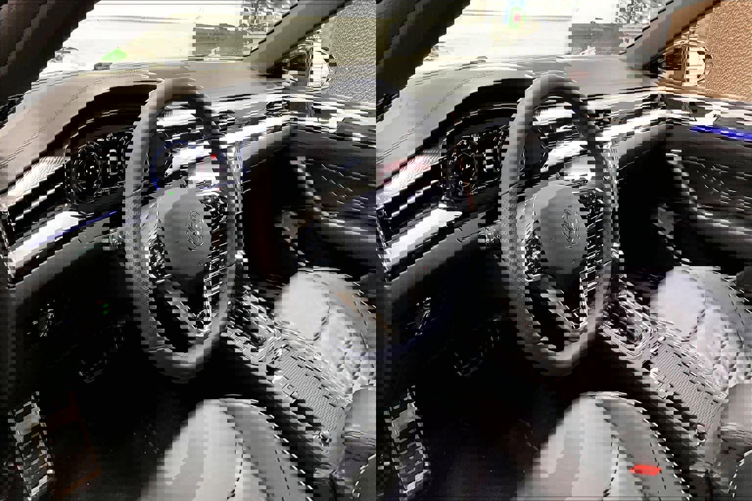 Used 2022 Volkswagen Arteon SEL w/ Black Wheel Package image 16