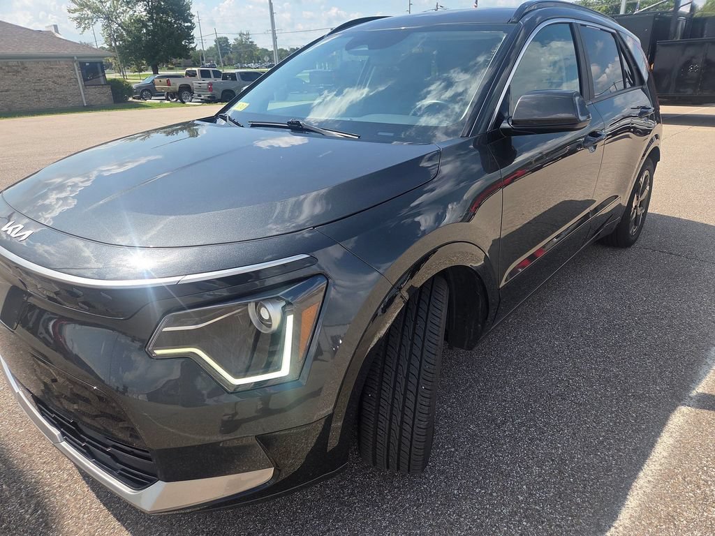 Used 2024 Kia Niro Wind FWD image 2