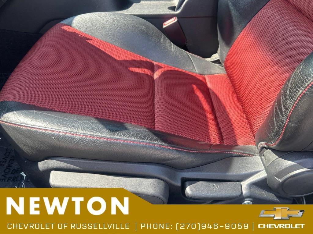 Used 2012 Hyundai Genesis 3.8 RWD image 6