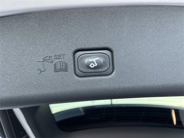 Used 2024 Lincoln Nautilus Reserve image 13