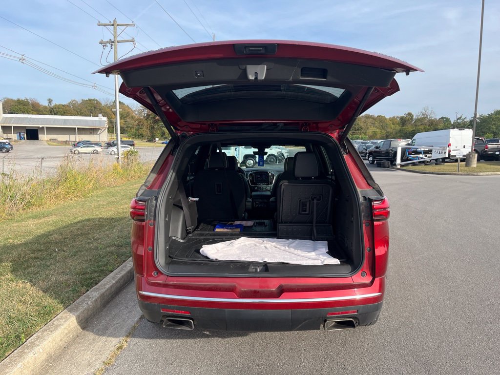 Used 2023 Chevrolet Traverse Premier w/ LPO, Floor Liner Package AWD/4WD image 12