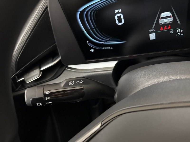 New 2025 Kia Niro LX image 22