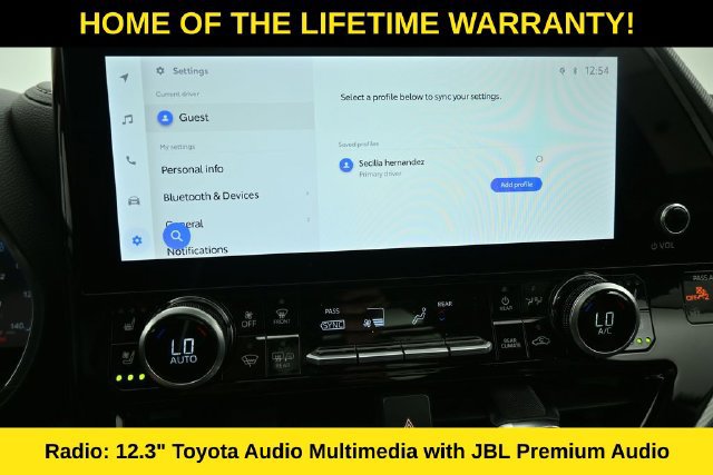 Used 2025 Toyota Highlander Platinum AWD/4WD image 25