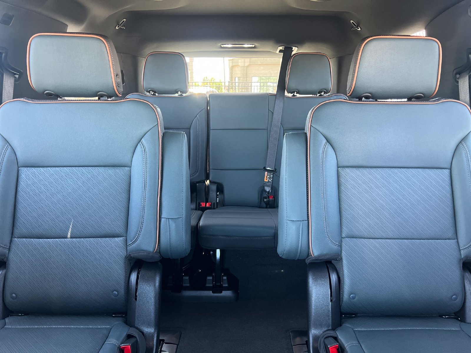 Used 2026 GMC Yukon AT4 w/ Premium Trailering Package AWD/4WD image 33