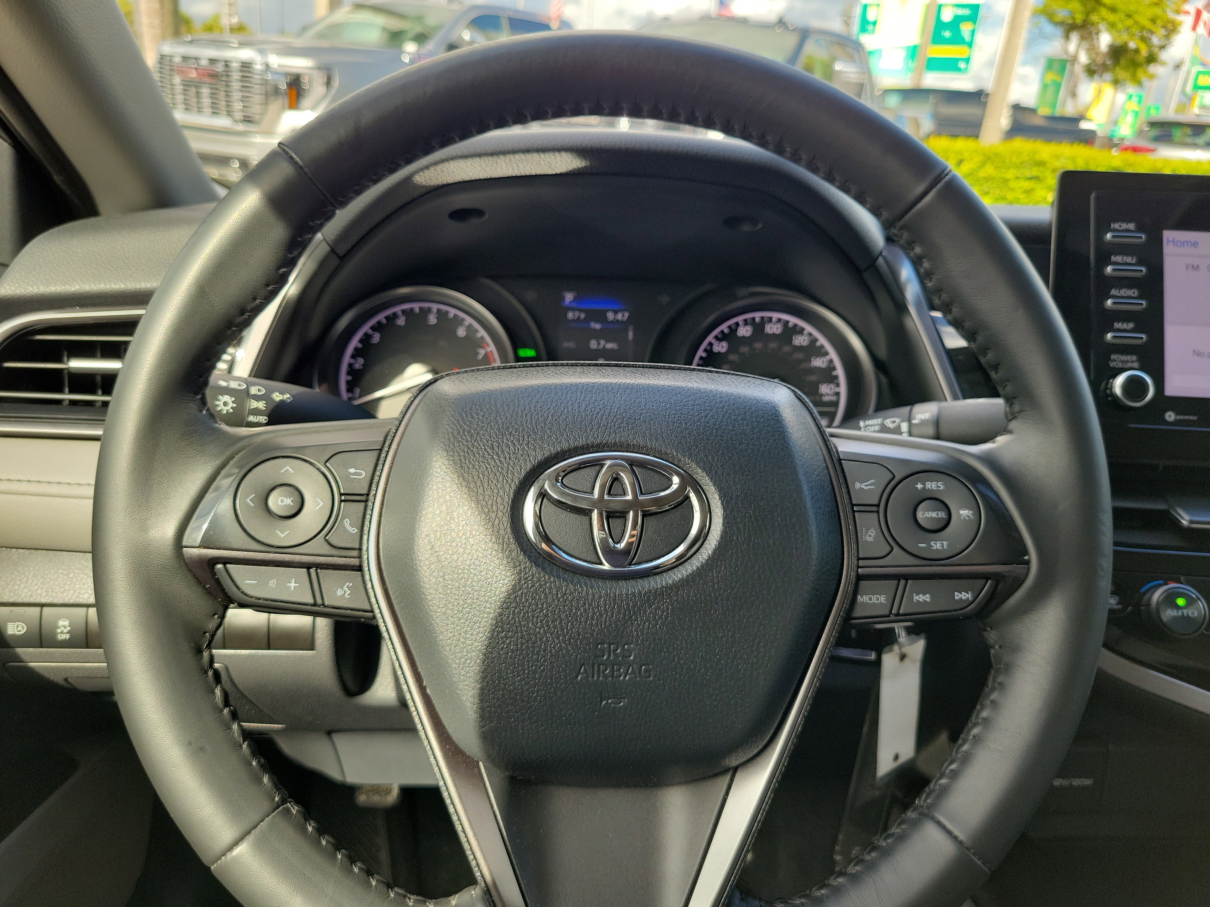 Used 2024 Toyota Camry SE image 16
