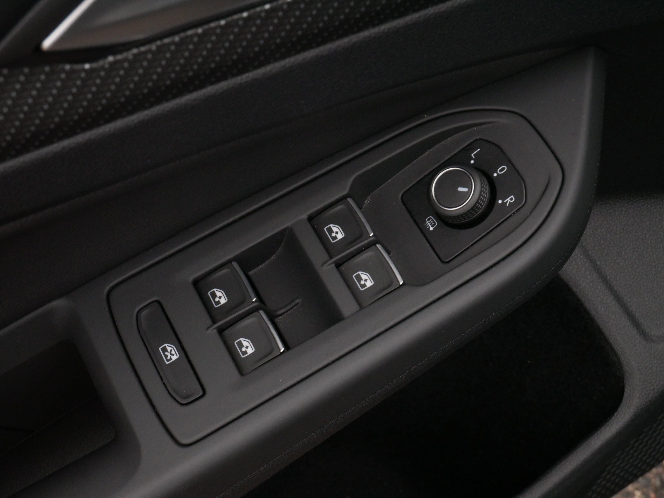 Certified 2022 Volkswagen Golf R AWD/4WD image 19