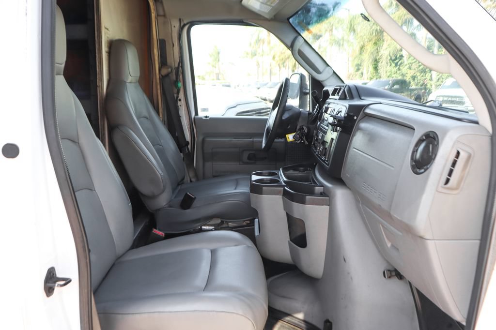 Used 2016 Ford E-450 and Econoline 450 Super Duty w/ Power Windows & Locks Group RWD image 33