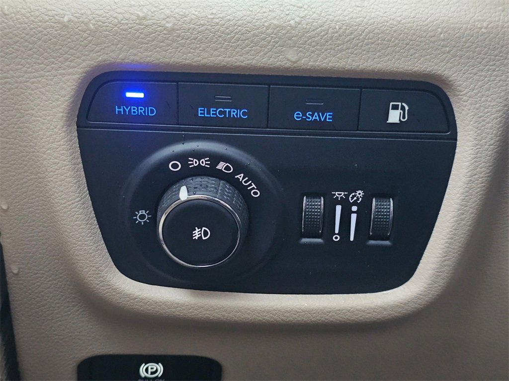 Used 2024 Jeep Grand Cherokee Limited 4xe image 39