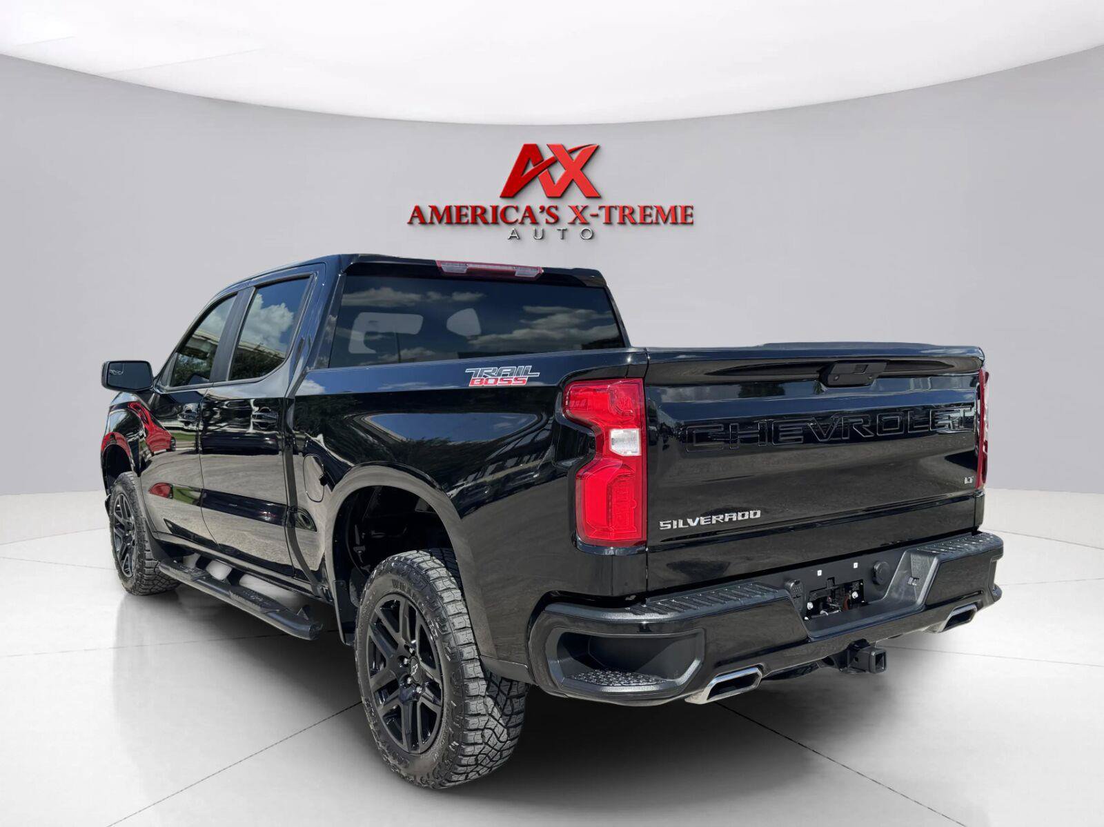 Used 2022 Chevrolet Silverado 1500 LT Trail Boss AWD/4WD image 4