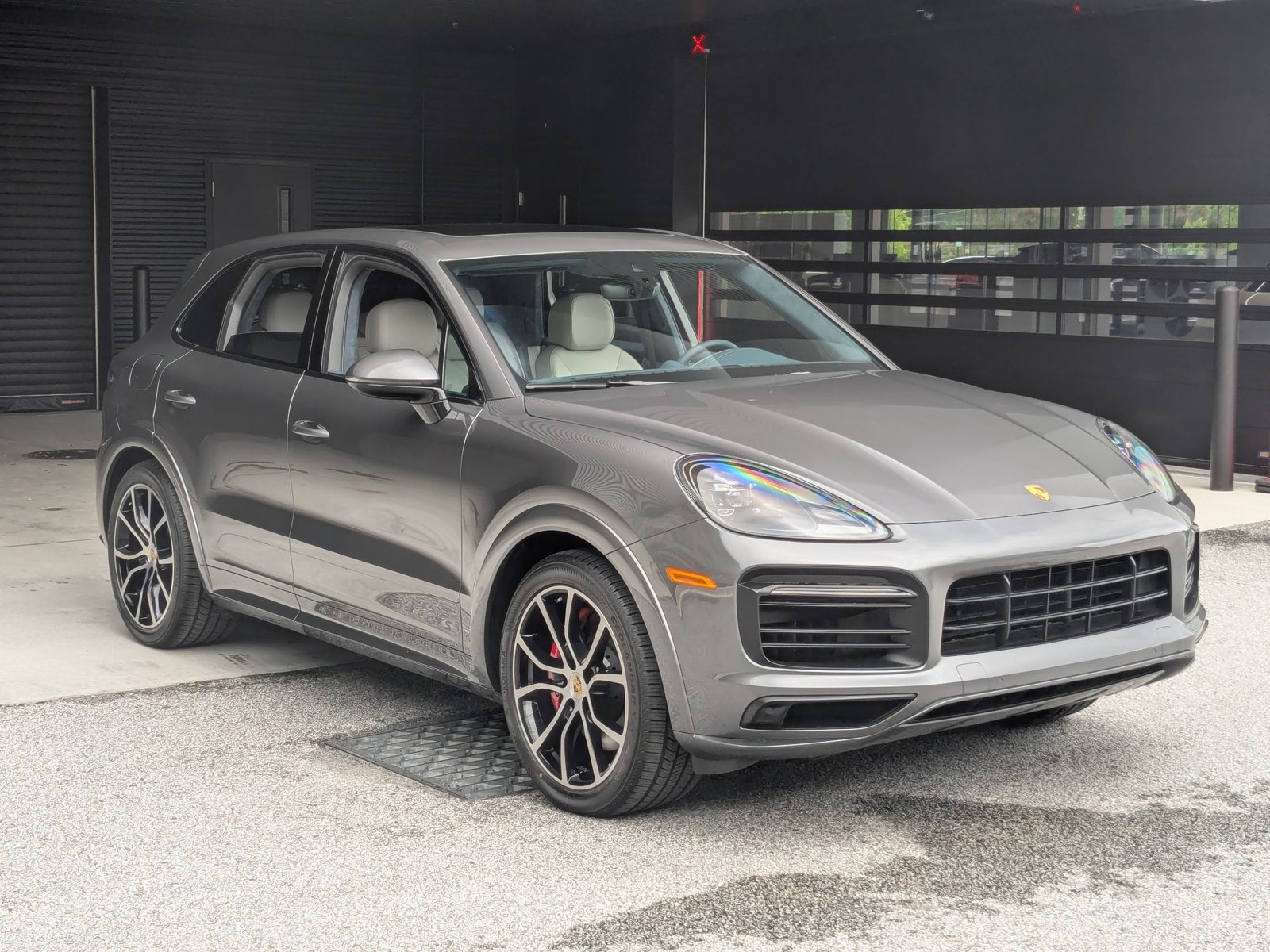 Certified 2023 Porsche Cayenne GTS AWD/4WD image 7