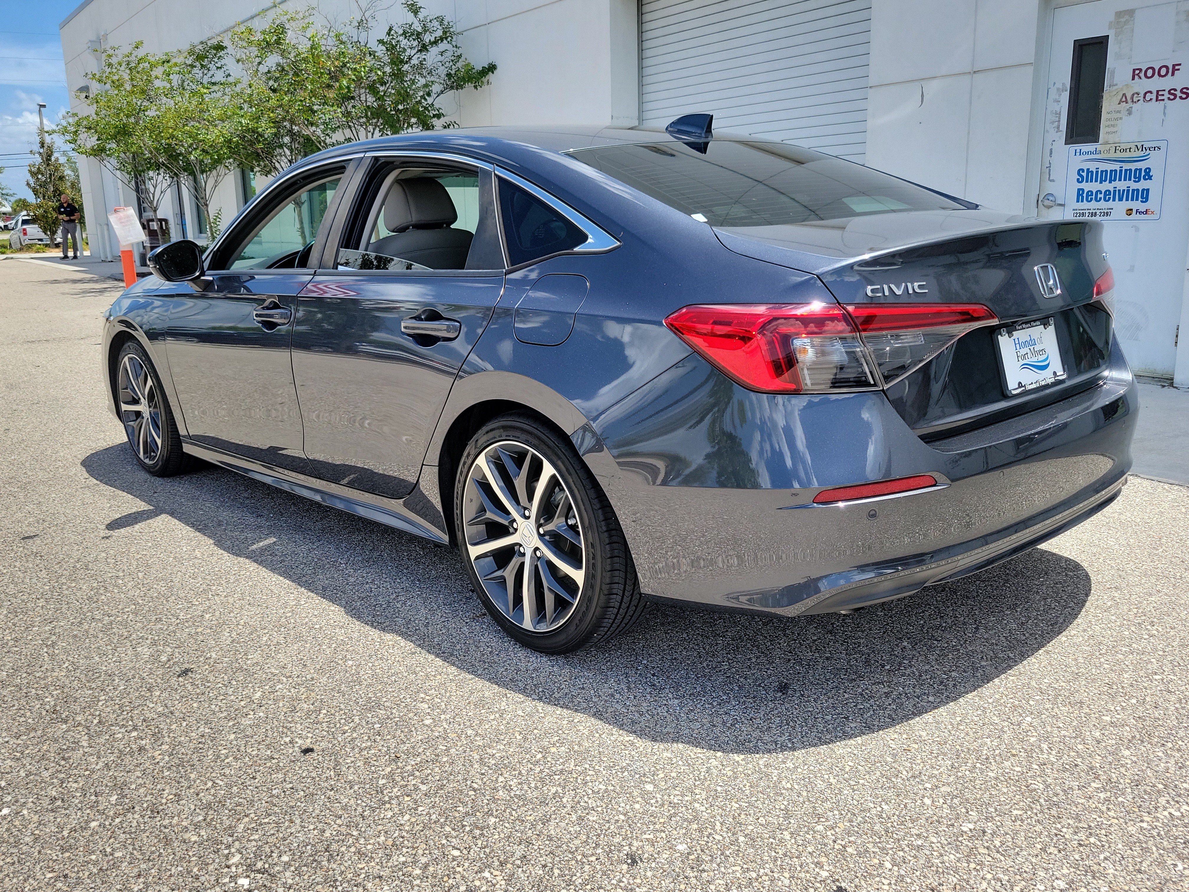 Used 2022 Honda Civic Touring image 4