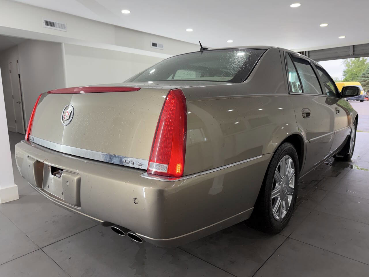 Used 2006 Cadillac DTS FWD image 20
