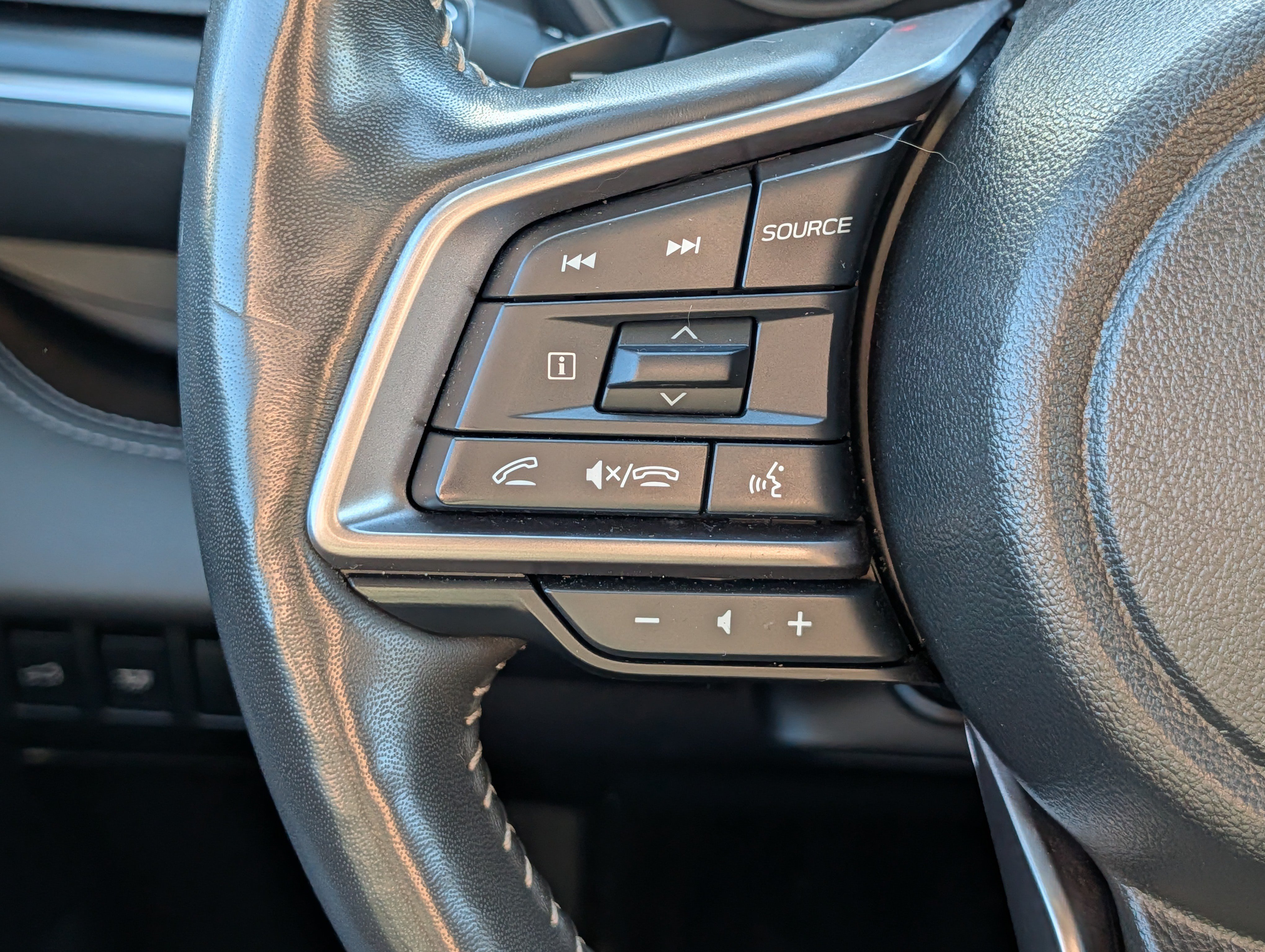 Used 2024 Subaru Ascent Touring AWD/4WD image 31