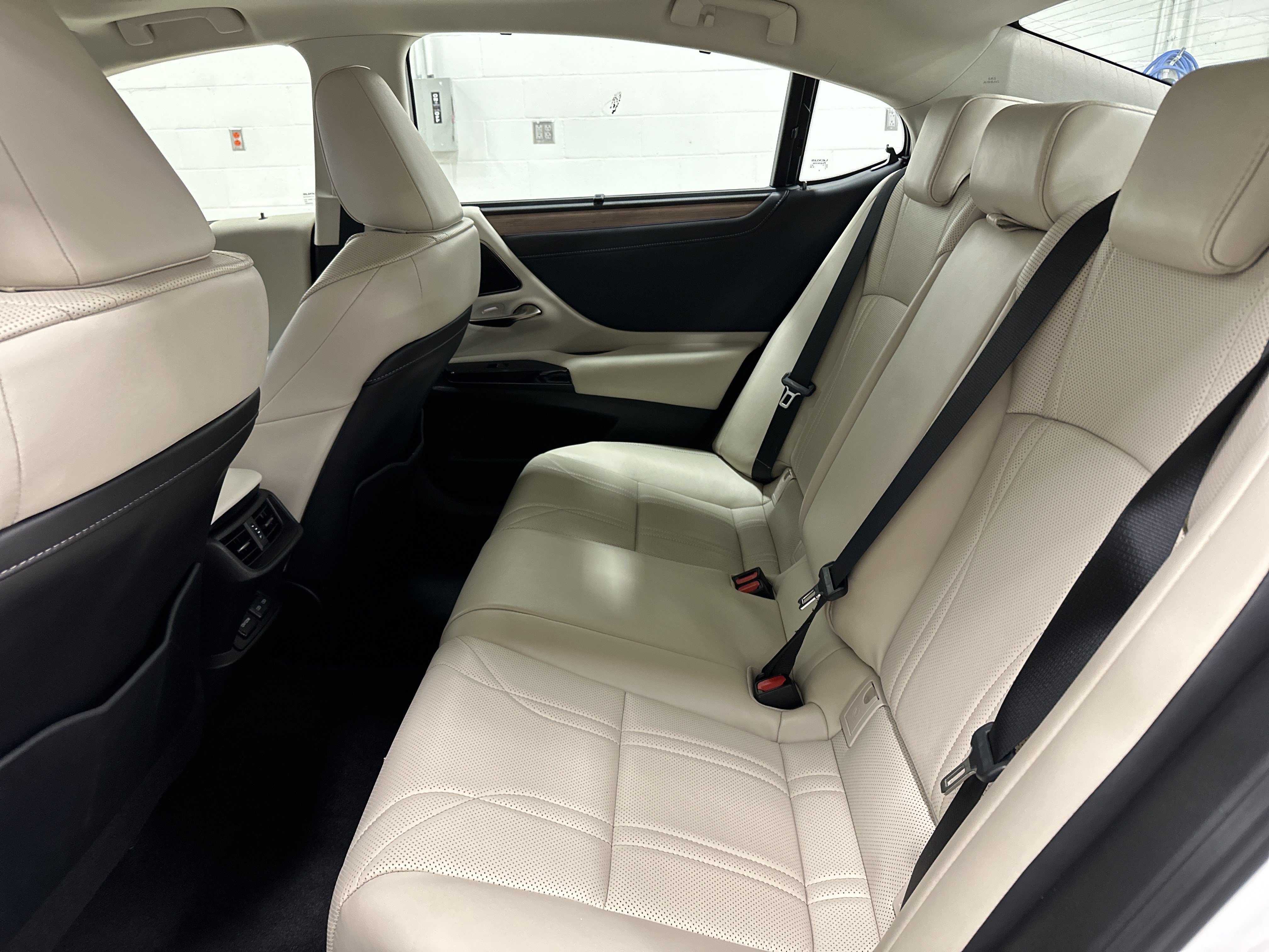 Certified 2024 Lexus ES 350 Ultra Luxury FWD image 31
