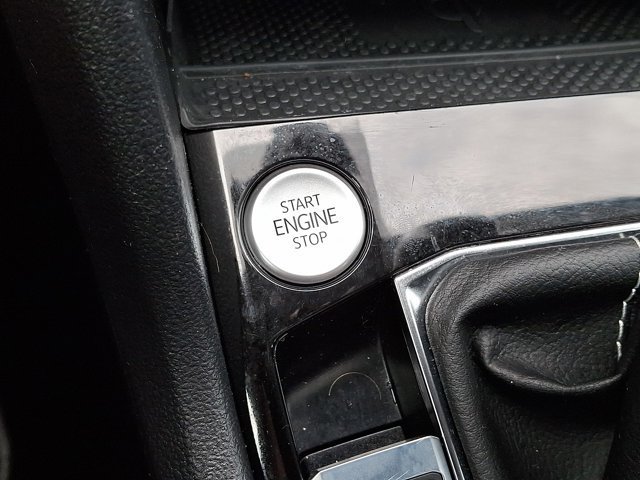 Certified 2023 Volkswagen Taos SE AWD/4WD image 28