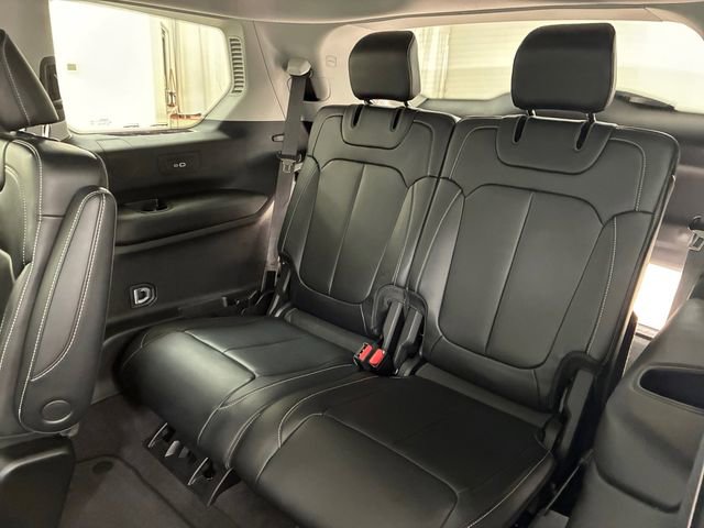 Used 2021 Jeep Grand Cherokee L Limited image 18