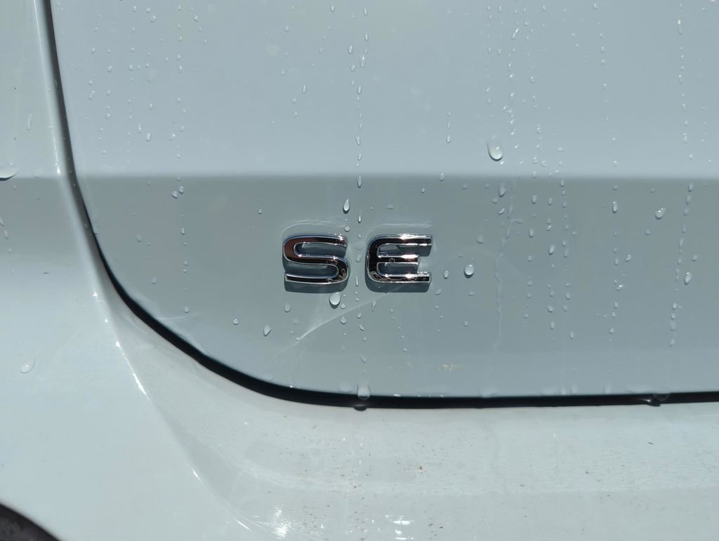 New 2026 Volkswagen Taos SE image 21