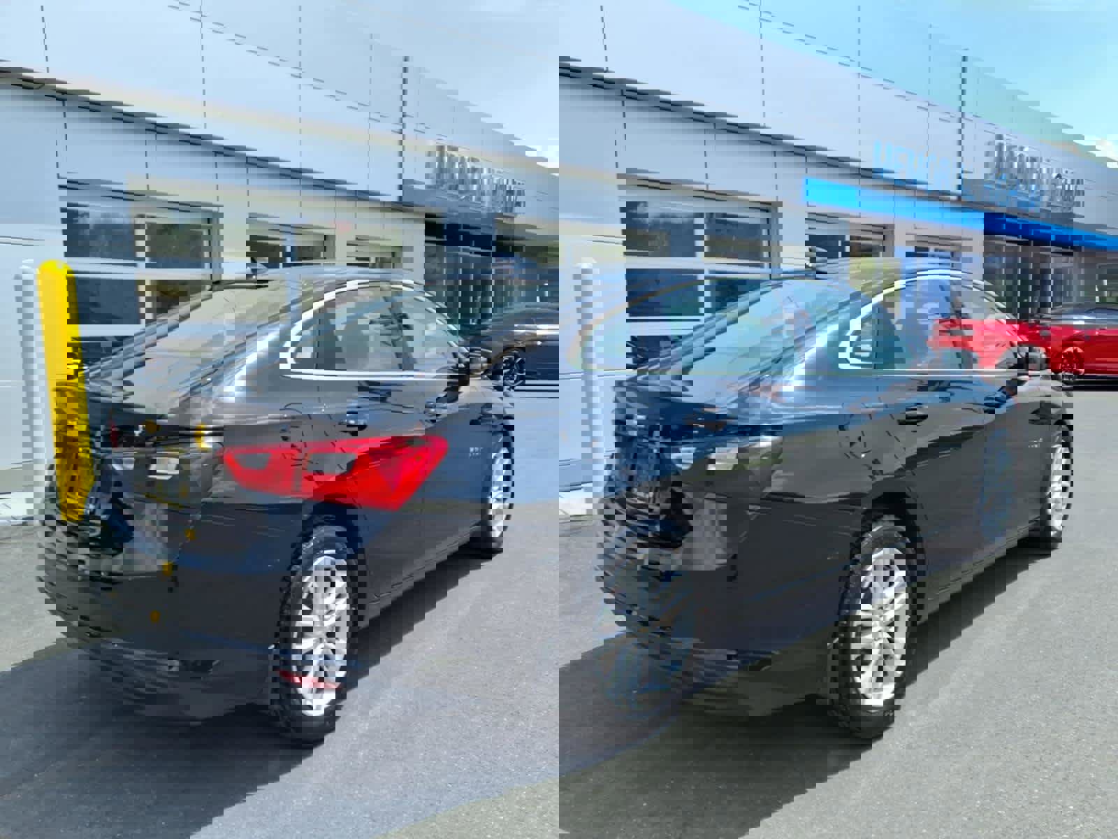 Used 2016 Chevrolet Malibu LT FWD image 7