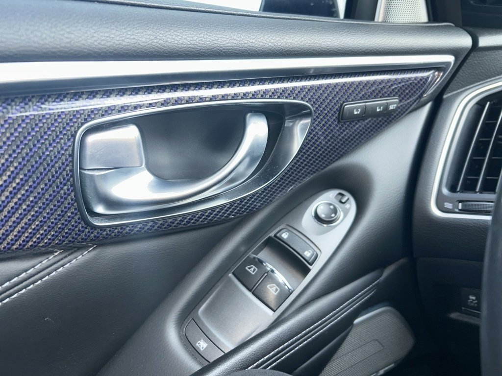 Used 2017 INFINITI Q60 Red Sport 400 image 13