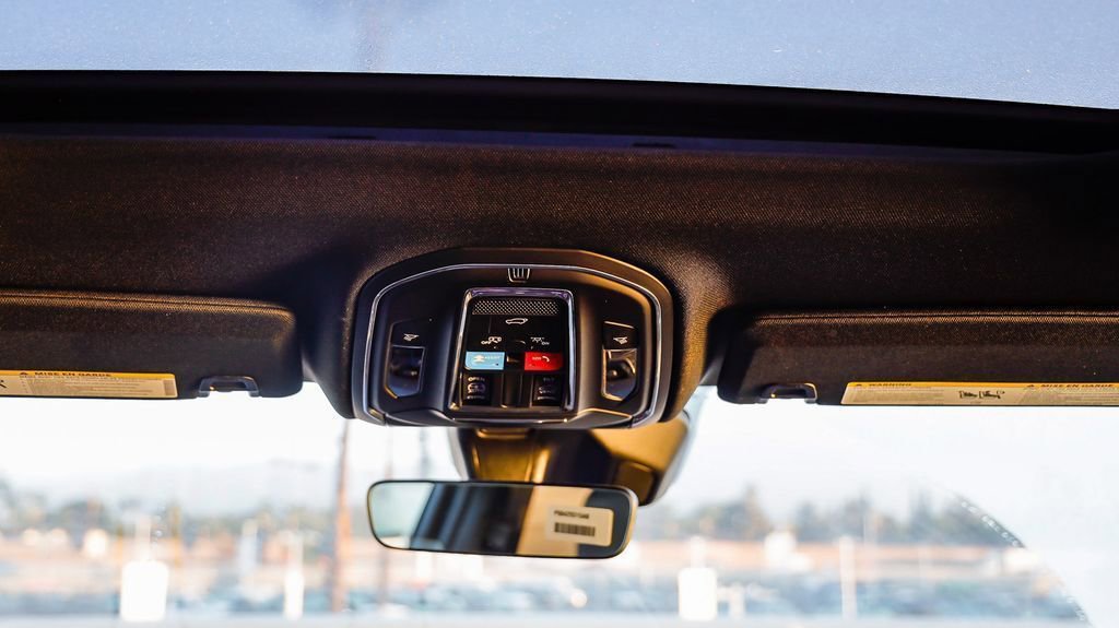 New 2025 Jeep Grand Cherokee Altitude image 44