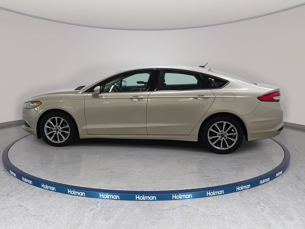 Used 2017 Ford Fusion SE w/ Fusion SE Technology Package FWD image 9