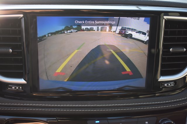 Used 2024 Chrysler Pacifica Limited FWD image 27