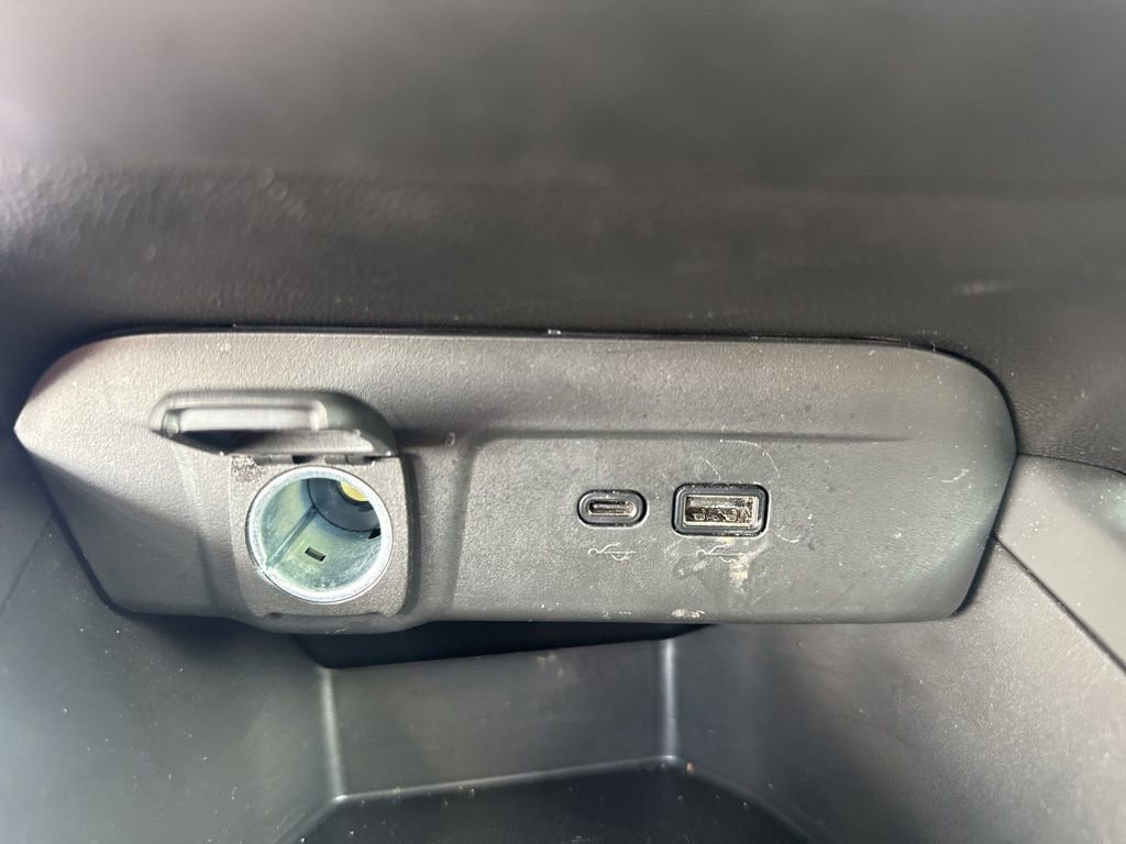 Used 2025 Chevrolet Trax LS image 34