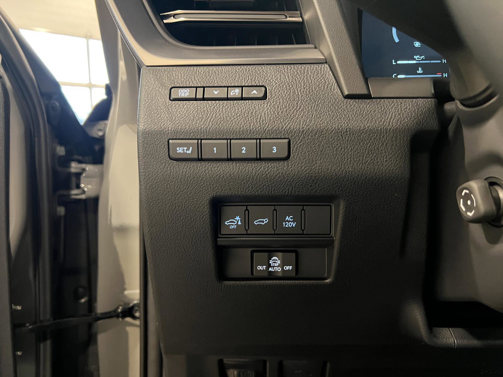 Used 2026 Lexus GX 550 w/ Cold Area Package AWD/4WD image 15