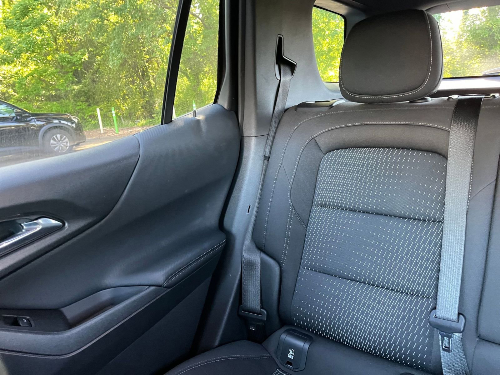 Used 2025 Chevrolet Equinox LT FWD image 40