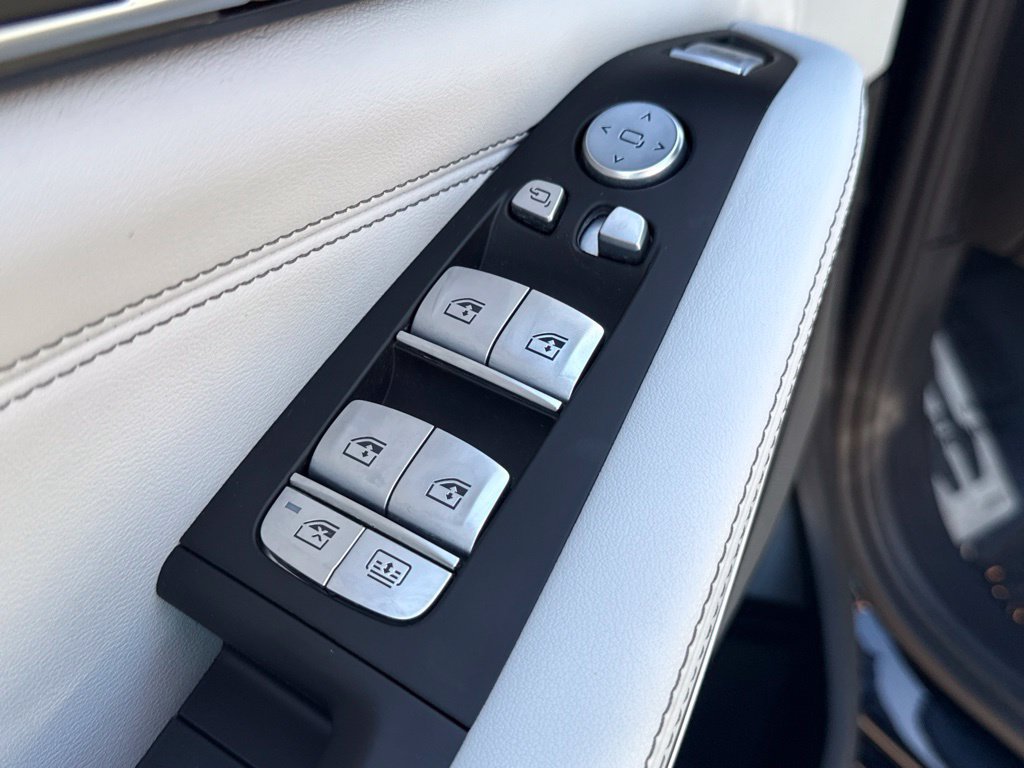 Certified 2024 BMW X7 xDrive40i w/ M Sport Package AWD/4WD image 19
