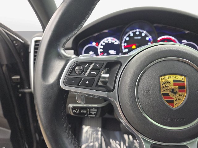Used 2023 Porsche Cayenne Platinum Edition AWD/4WD image 17
