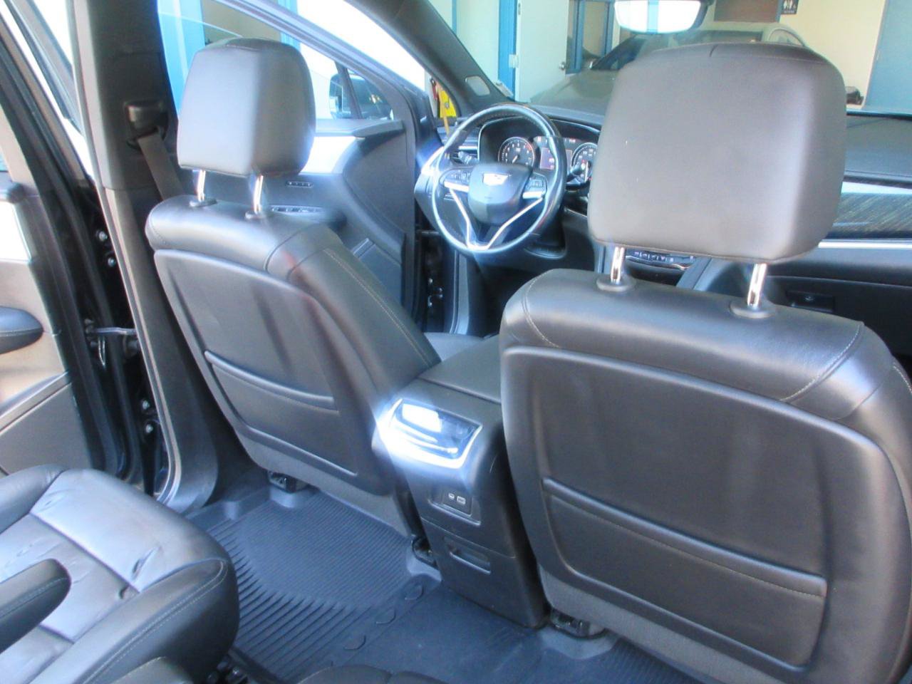 Used 2020 Cadillac XT6 Premium Luxury AWD/4WD image 33