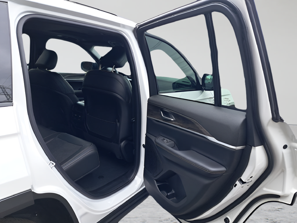 New 2026 Jeep Grand Cherokee 4WD image 14