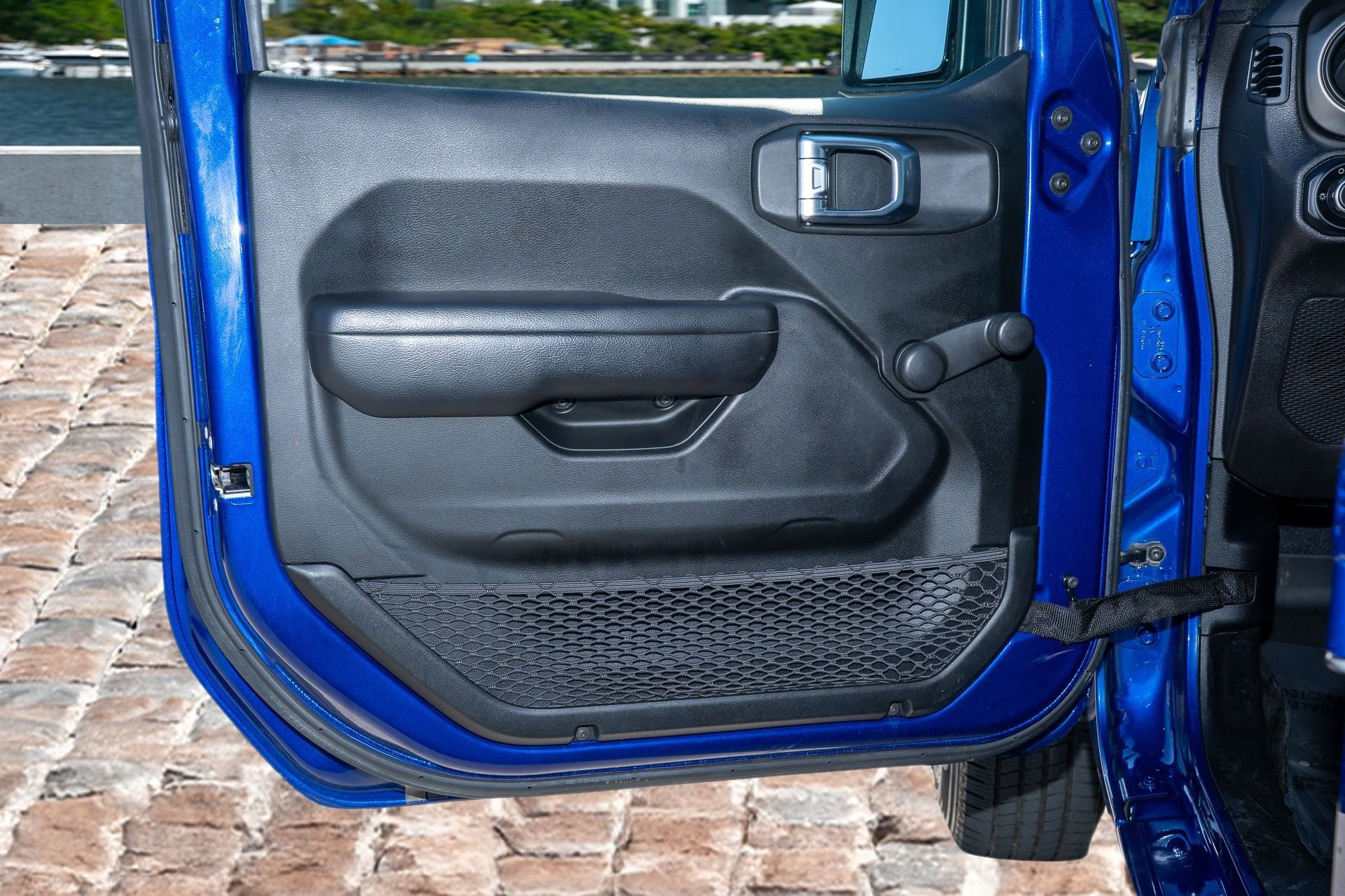 Used 2018 Jeep Wrangler Unlimited Sport image 10