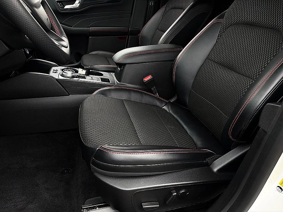 Used 2023 Ford Escape ST-Line w/ Tech Pack #1 FWD image 10