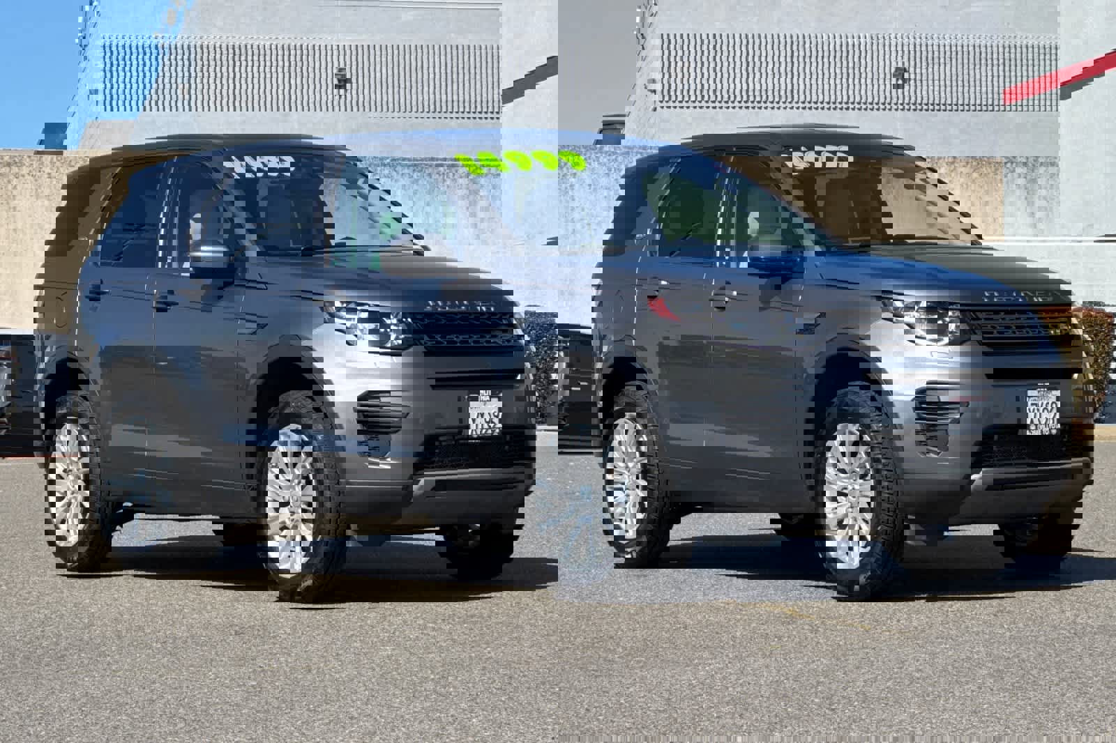 Used 2017 Land Rover Discovery Sport SE image 5