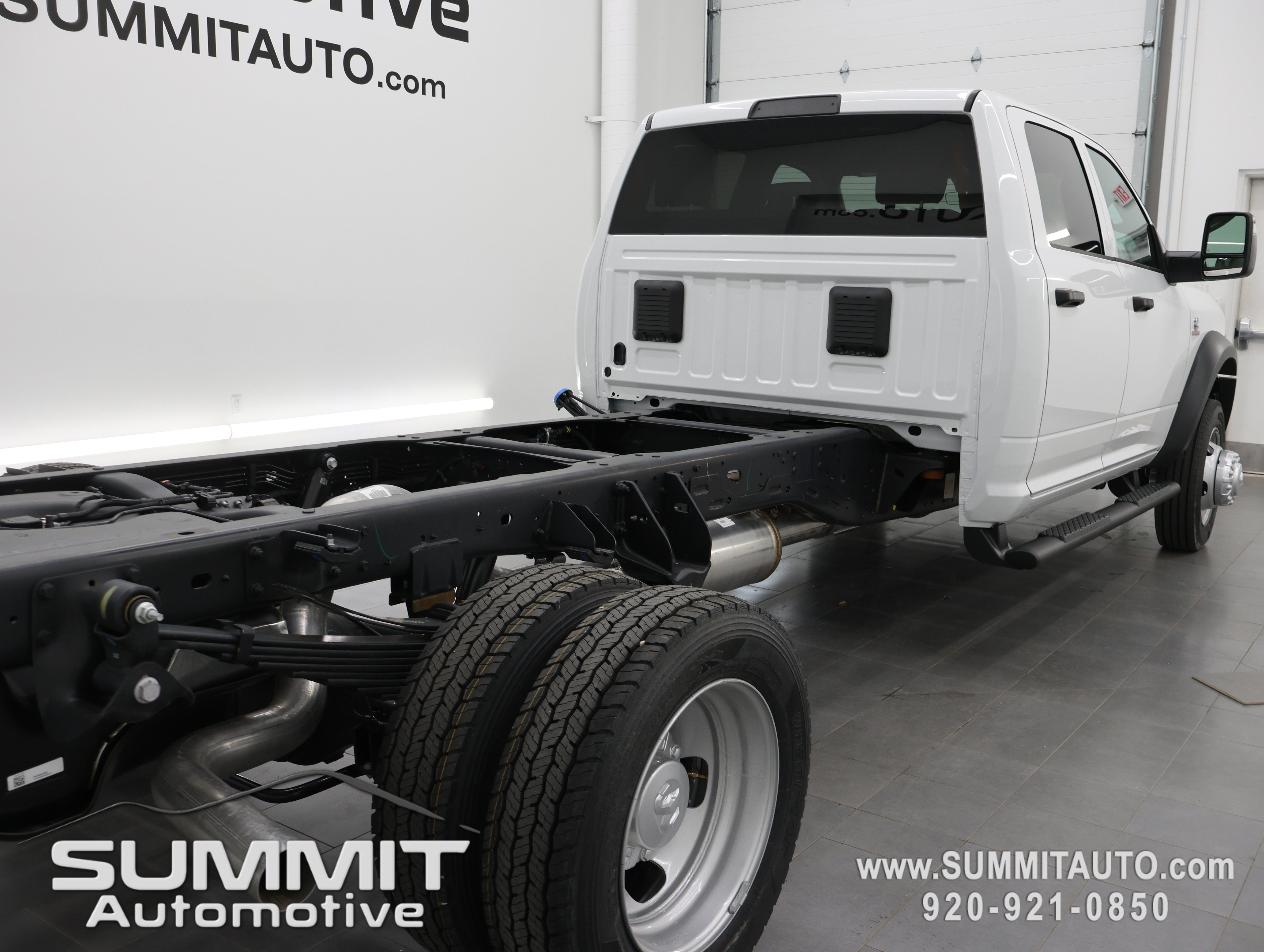 New 2026 RAM 5500 Tradesman w/ Chrome Appearance Group AWD/4WD image 4