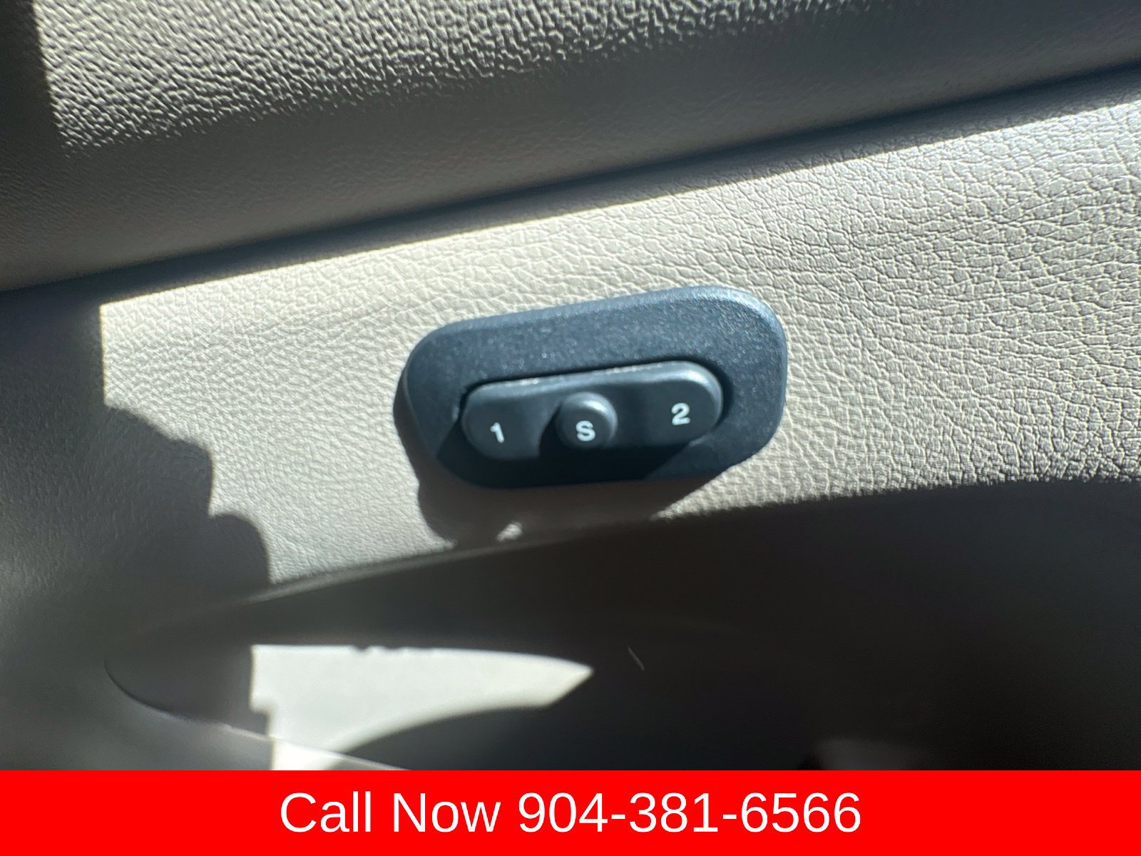 Used 2019 Jeep Grand Cherokee Limited w/ Luxury Group II RWD image 23