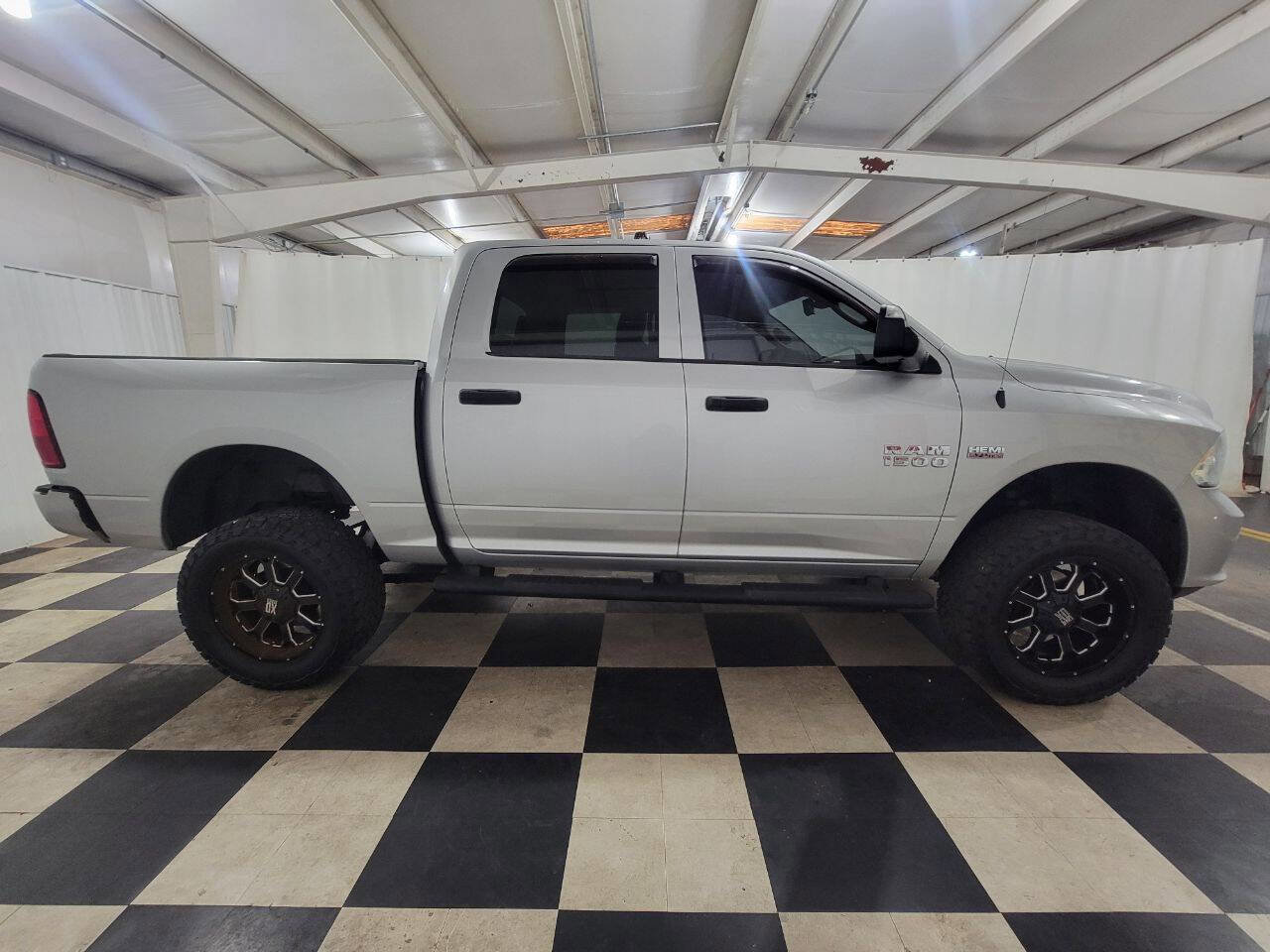 Used 2015 RAM 1500 Express AWD/4WD image 4