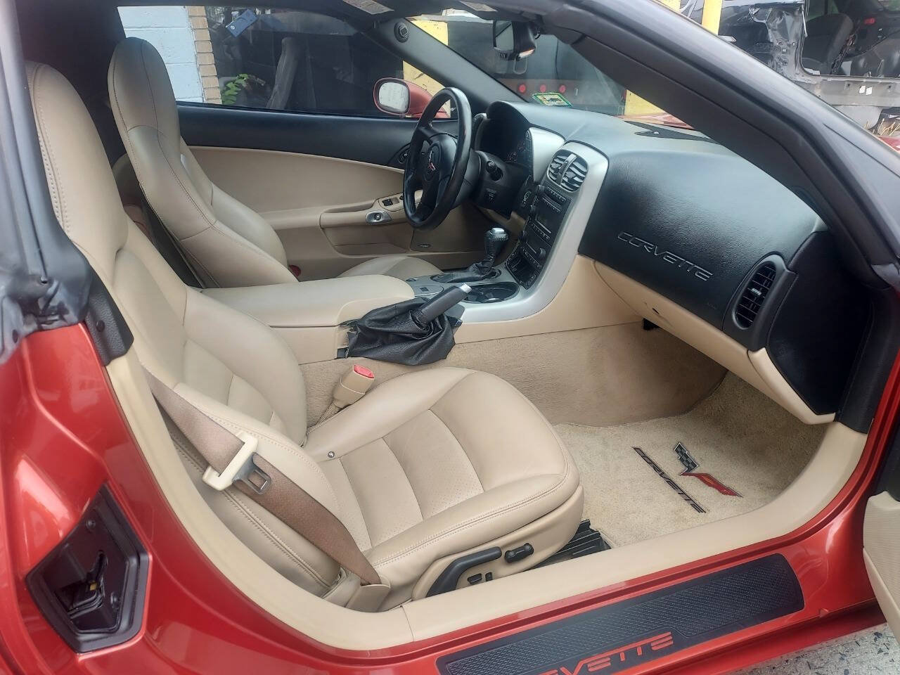 Used 2005 Chevrolet Corvette Coupe w/ Preferred Equipment Group RWD image 10
