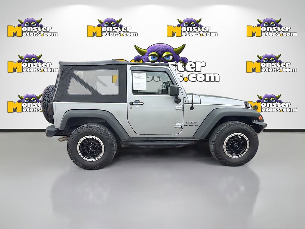 Used 2015 Jeep Wrangler Sport w/ Connectivity Group AWD/4WD image 4