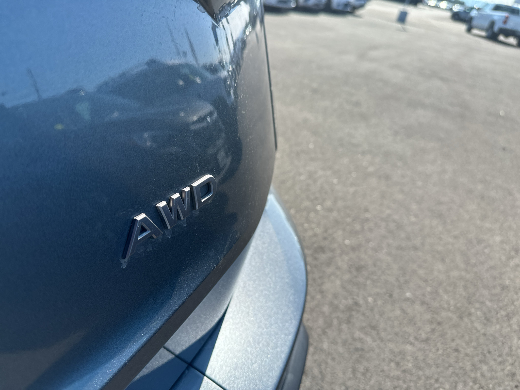 Used 2025 Nissan Rogue S AWD/4WD image 8